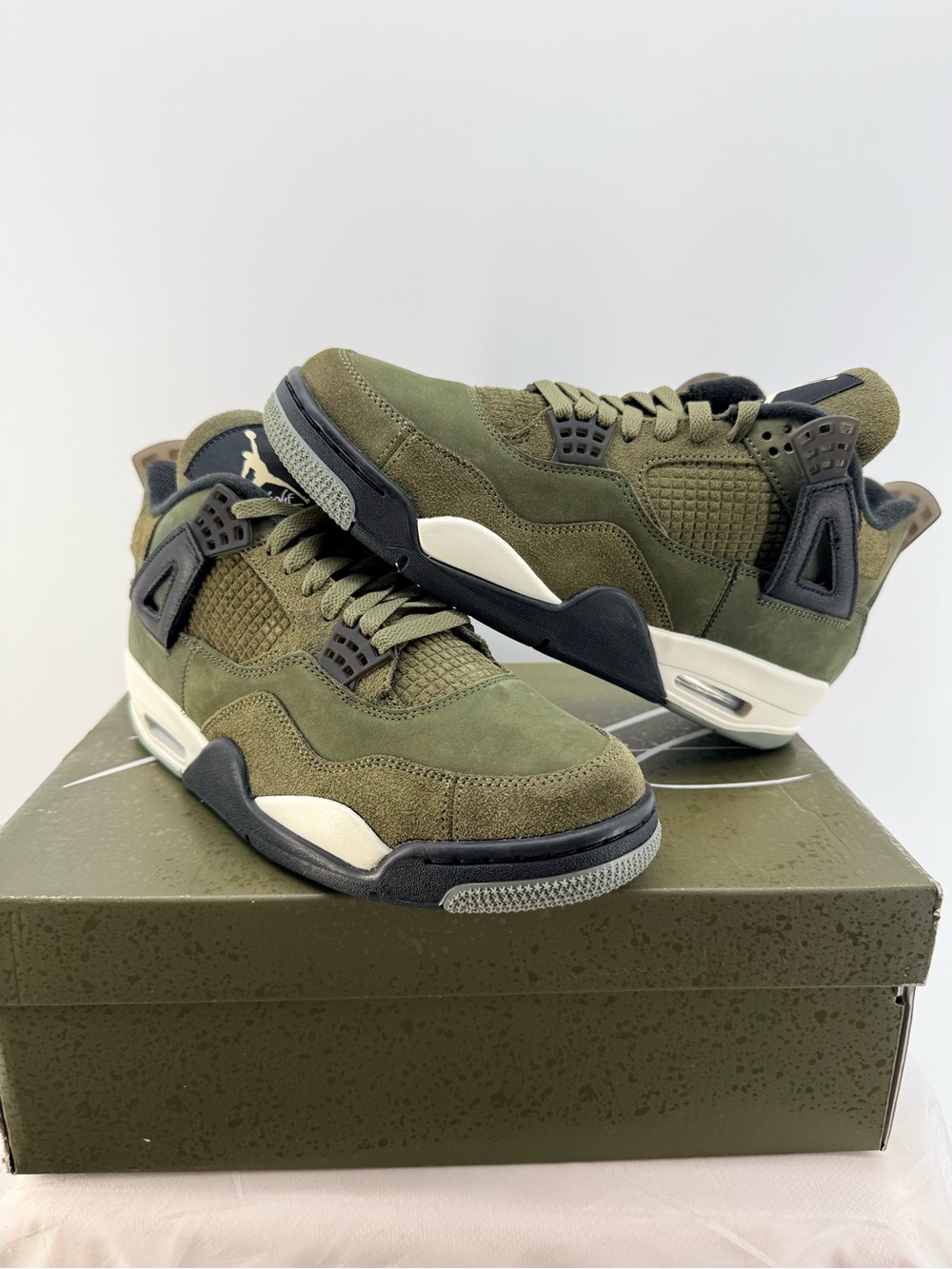 Jordan 4 Craft Olive size 9.5M/11W